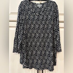 JM Collection Black and White Abstract Top